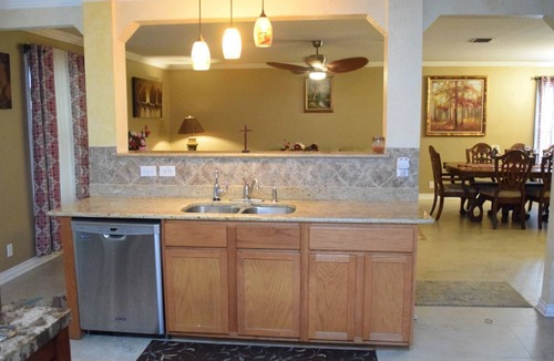 Wetmore House | *NEW YEAR NEW PRICE* *Near UTSA & Six Flags! Perfect Vacation Home! sleeps 10