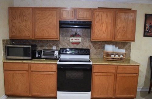 Wetmore House | *NEW YEAR NEW PRICE* *Near UTSA & Six Flags! Perfect Vacation Home! sleeps 10