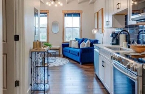 Hadley - Washington House | Newest Nashville · Perfect Home Downtown!