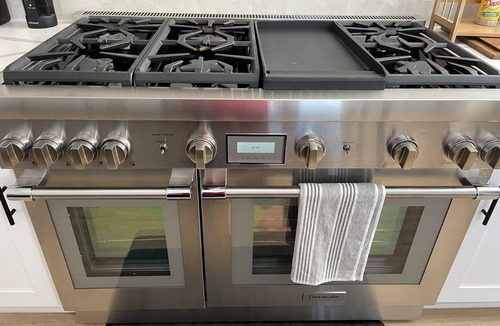 West Carson House | Newly Remodeled 3 Beds 2 Baths with Chef Kitchen