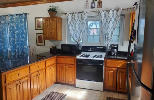 Nassau House | Newly Renovated. Less than 5 minutes walk to the Beach! Free Hi Speed WiFi!