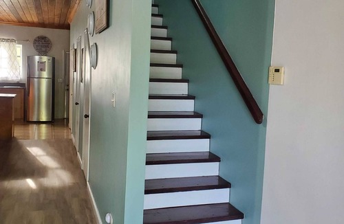 Nassau House | Newly Renovated. Less than 5 minutes walk to the Beach! Free Hi Speed WiFi!