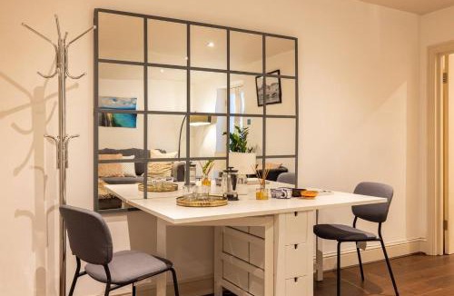 Redcliffe Apartment | Niru Experience Serene Garden Haven Duplex