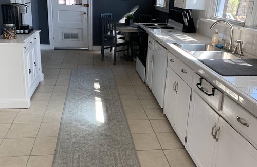 South Nashville House | No Cleaning Fee & Breakfast Included! 1/4 Mile to Geodis. 1 exit to Downtown!