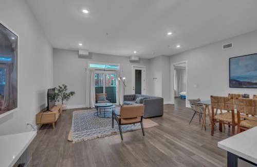 Chestnut Hill Apartment | Oasis on 2nd #202