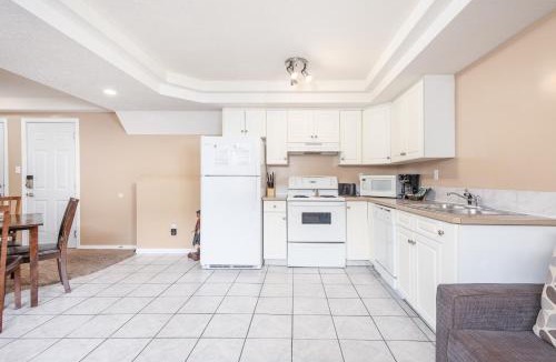 Lethbridge Apartment | Paradise Canyon Golf Resort - Luxury Condo M407