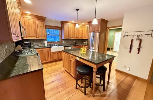 Winhall Apartment | Peaceful getaway at Stratton View Lodge