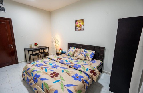 Mussafah House | Peaceful Room for Family or Couples
