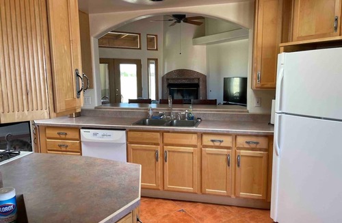 Elgin House | Peaceful SW-style ranch home in wine country