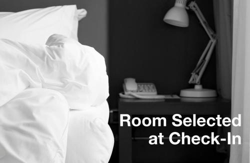 Coal Harbour Hotel | Pinnacle Hotel Harbourfront