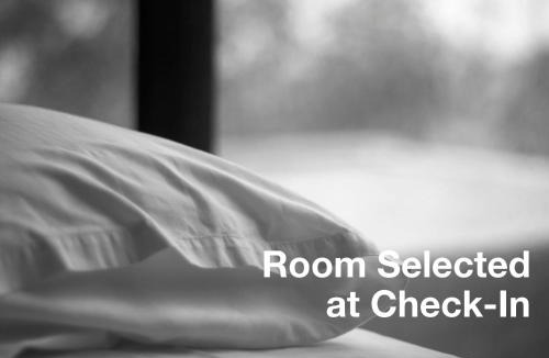 Coal Harbour Hotel | Pinnacle Hotel Harbourfront