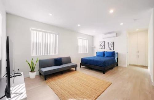 Burbank Apartment | Prestige Studio Haven at Burbank