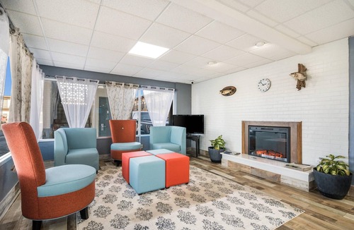 Clarksville Hotel | Quality Inn - On The Lake Clarksville-Boydton