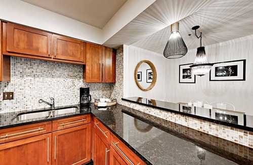 Rutledge Hill Condo | REMODELED & SUPER STYLISH 1BR - DOWNTOWN NASHVILLE