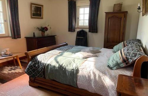 Dehault House | Retraite paisible avec cheminée, étang privé et chalet près du Mans - FR-1-410-382