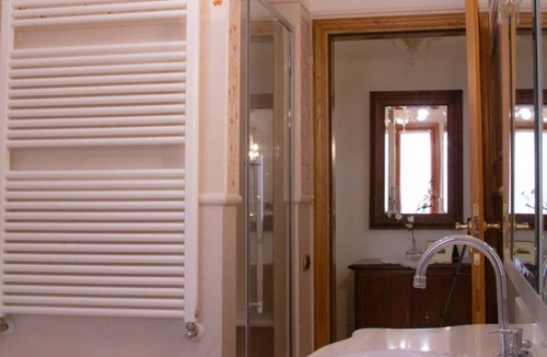 Vecchiano Apartment | Rifugio Romantico in Toscana