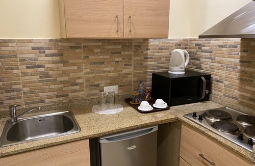 Osu Klottey Hotel | Roots Hotel Apartment