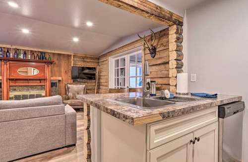 South Addition Apartment | Rustic Anchorage Hideaway: Walk to Coastal Trail!