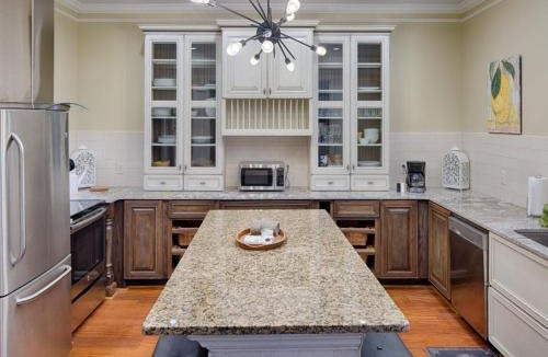 Old West Broad Neighborhood House | Savannah Lez Frederick: Gallery