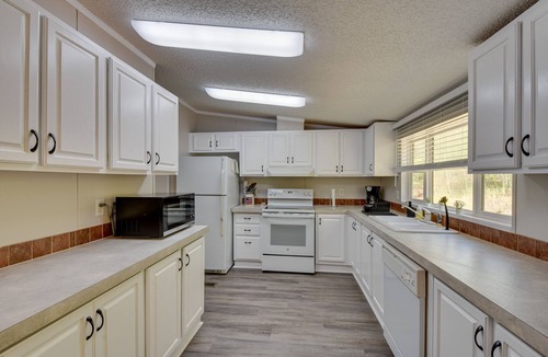 Hayesville Cabin | Secluded Hayesville Cabin Rental w/Deck & Grill!