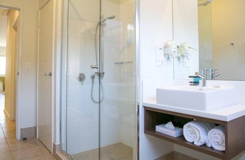Beresford Apartment | Serviced & Furnished Extended stay luxury accommodation