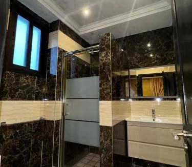 Brazzaville Apartment | Seven suite