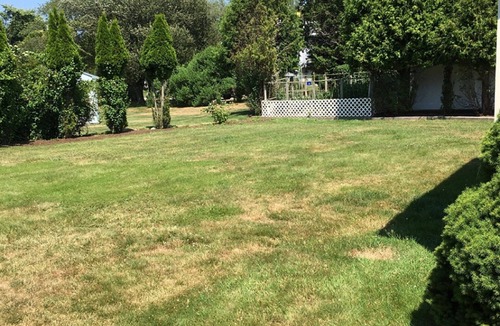 Narragansett House | Spacious 5 BR Home With Central Air And 2 Living Rooms On A Quiet Cul-de-sac
