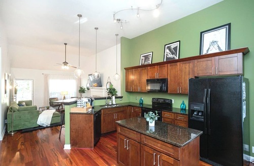 South Nashville House | Spacious One-Story Near Downtown! Walk to Coffee! Firepit, Shuffleboard, Fence