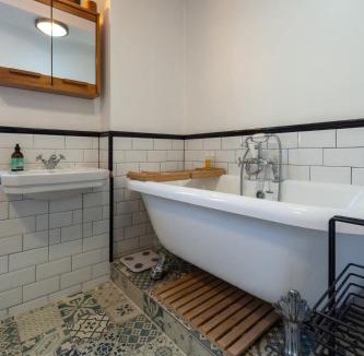 Homerton Apartment | Stylish 1 Bedroom Apartment in Hackney