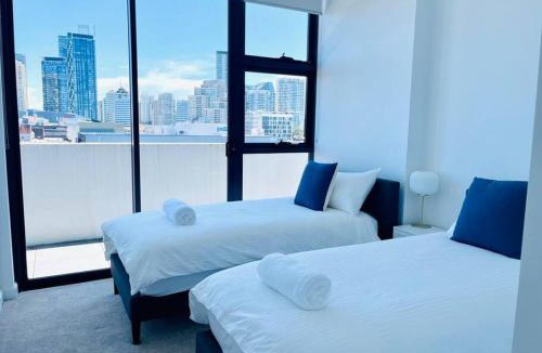 Chatswood CBD Apartment | Stylish Chatswood 2BR Apartment with 3 Beds, Gym, Near Metro