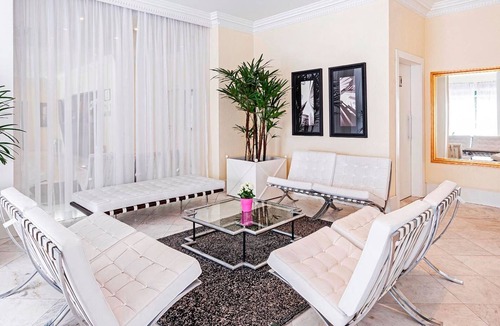 Reboucas House | Suite Prime Family by ¼ UmQuarto 2-PR.