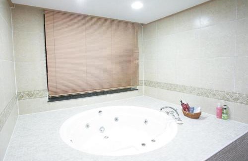 Ulaanbaatar Hotel | Sunjin Grand Hotel