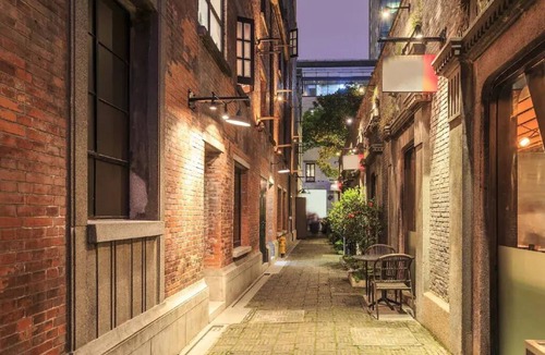 Xuhui Apartment | Sunny Abode鼎园C Newly renovated near Xintiandi