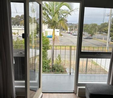 Brahma Lodge Apartment | Sunshine Seven