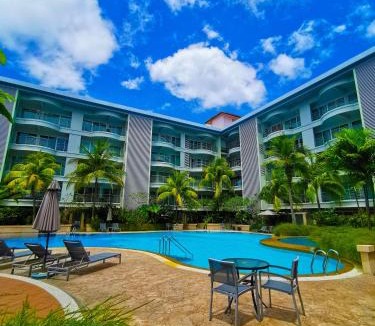 Kuala Teriang Apartment | Tara Muda Sea Views Big Pool Great Kitchen Fibre Wifi