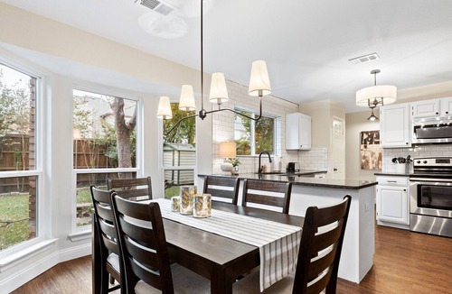 Grapevine House | TCH - 5BR/2.5BA Home in Grapevine - D