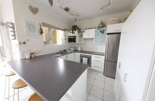 North Haven Apartment | 'The Aquarium' Waterfront Apartment