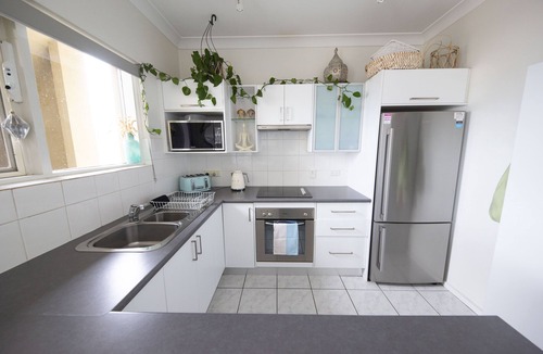 North Haven Apartment | 'The Aquarium' Waterfront Apartment