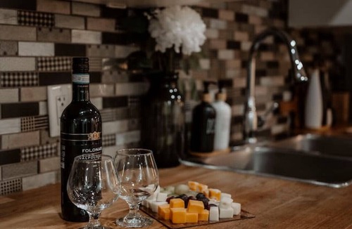 Barrie House | The Barrie Nook- 2 Bed-Coffee Bar-Reading Nook
