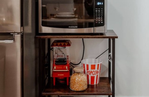Barrie House | The Barrie Nook- 2 Bed-Coffee Bar-Reading Nook