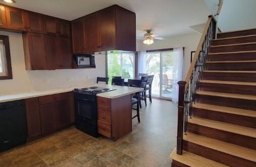 Merrimac House | 'The Lake Escape' Lakefront House w/Amazing Views!
