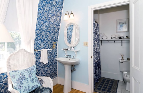 Dover Bed & Breakfast | The Silver Fountain Inn