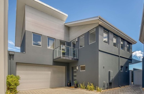 Stirling House | The Stirling Experience the Sea to City Lifestyle