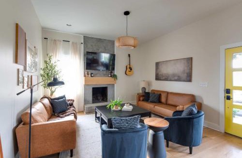 Hope Gardens House | The Wrangler - Hot Tub Minutes to Broadway