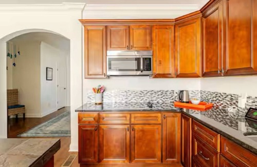 Buena Vista House | THIS IS IT! Location, luxury and room for 12 in actual beds!