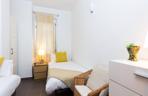 Cornella de Llobregat Apartment | Three bedroom apartment (201)