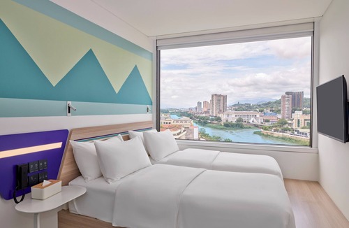 Lao Cai Hotel | Tru by Hilton Lao Cai City Riverside