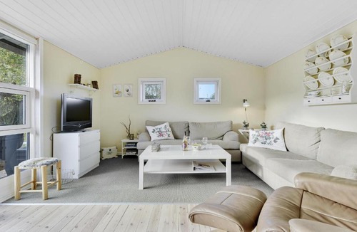 Juelsminde House | Two-Bedroom Holiday Home in Juelsminde