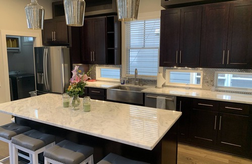 Buena Vista House | Updated: Bachelorette HQ + Roof Deck, Walk to Broadway 5bath, 3kings-12 twins