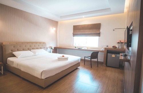 Lat Sawai Hotel | Venice Resort